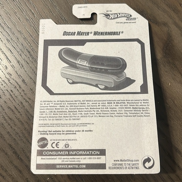 NEW in BOX Hot Wheels Oscar Mayer Wienermobile - Picture 4 of 7